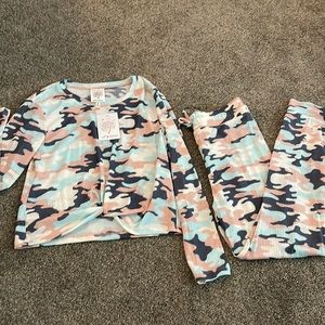 NWT Matching Set Girls Camo Loungewear
